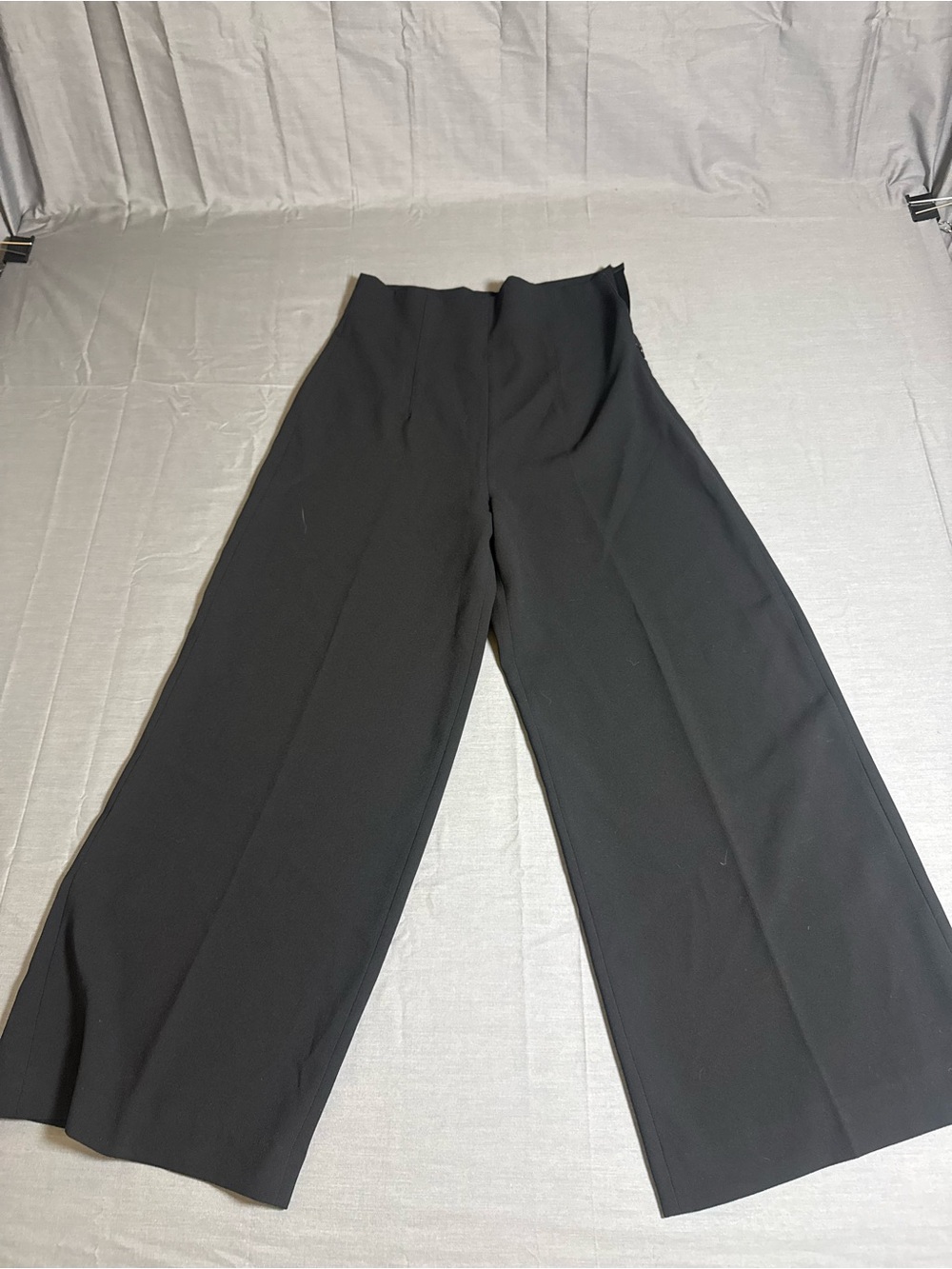 High-Waist Wide-Leg Pants - Black